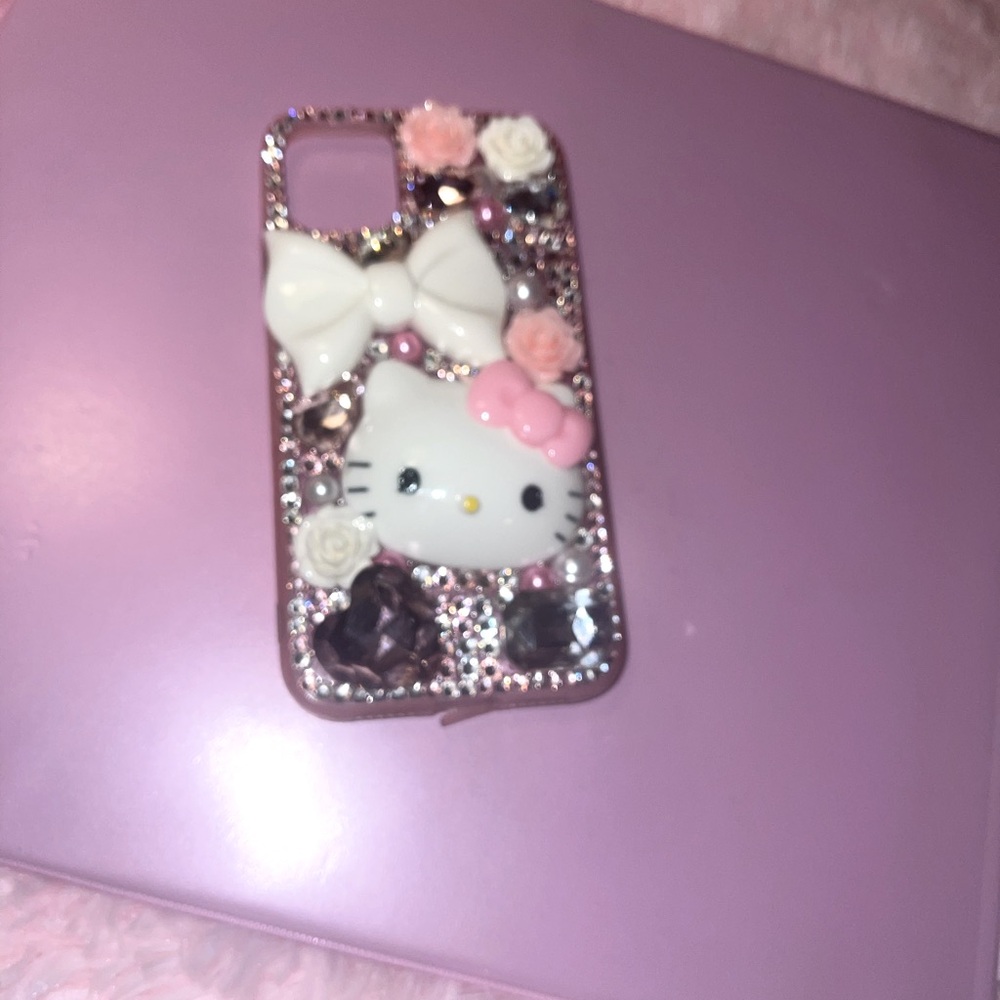iPhone 11 phone case hello Kitty bling - Picture 2 of 3